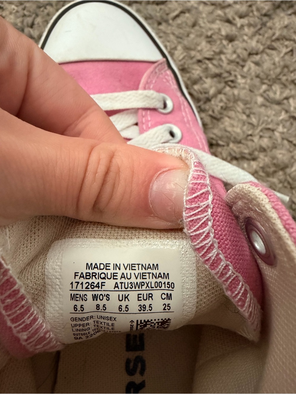 CONVERSE CHUCK TAYLOR HIGH TOPS 8.5 - Picture 3 of 3